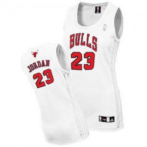 Chicago Bulls #23 Adidas Home Blanc Authentic Maillot d'équipe de NBA Le meilleur cadeau - Michael Jordan pour Femme