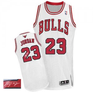 Maillot NBA Chicago Bulls #23 Michael Jordan Blanc Adidas Authentic Home Autographed - Homme