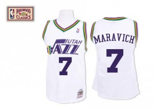 Maillot NBA Blanc Pete Maravich #7 Utah Jazz Throwback Swingman Homme Mitchell and Ness